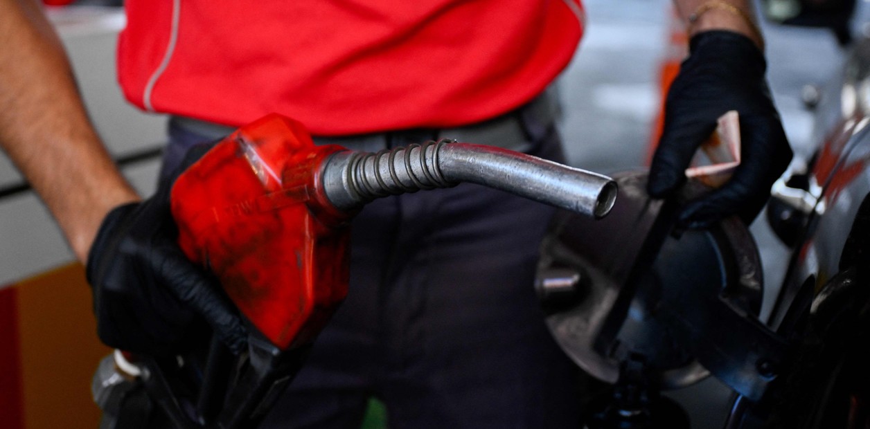 Nafta y gasoil: las rebajas de hasta 30% que dan YPF, Shell, Axion y Puma en enero 2025